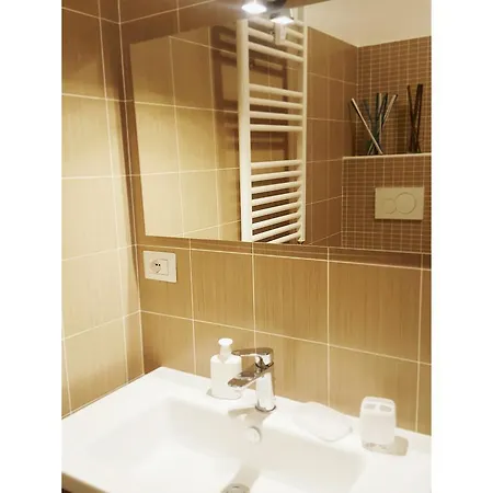 伊莫西奥尼罗玛内b&b酒店 4*