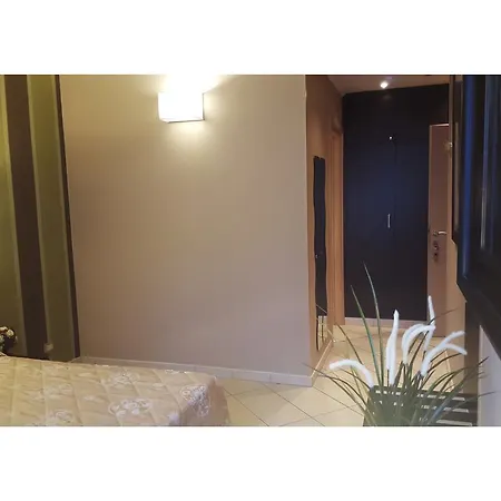 伊莫西奥尼罗玛内b&b酒店