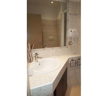 伊莫西奥尼罗玛内b&b酒店 住宿加早餐酒店 4*